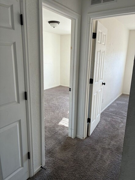 Building Photo - 18955 E Robins Pl