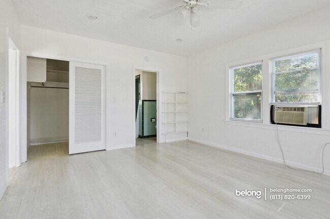 Building Photo - 1919 12th Ave W