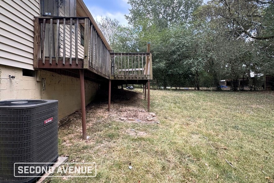 Building Photo - 1100 Moonglow Cir