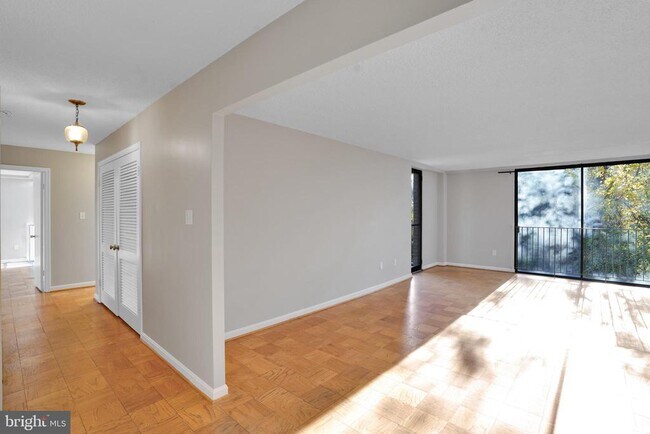 Building Photo - 2100 Washington Ave