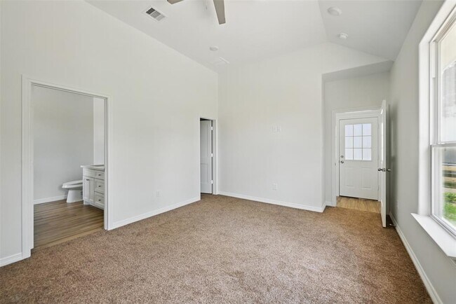 Building Photo - 24644 Cavan St