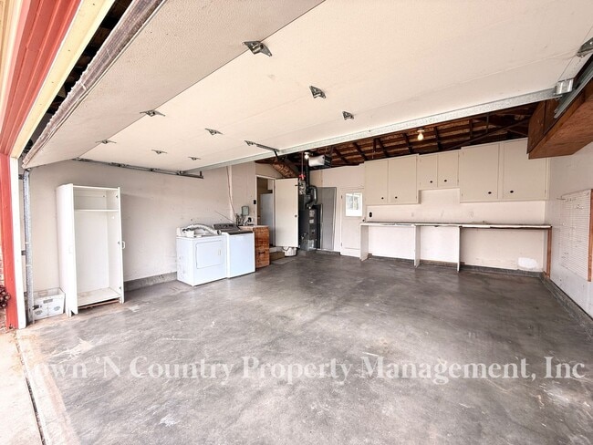 Building Photo - Nice 3 Bedroom, 2 Bath Located in North Salinas!