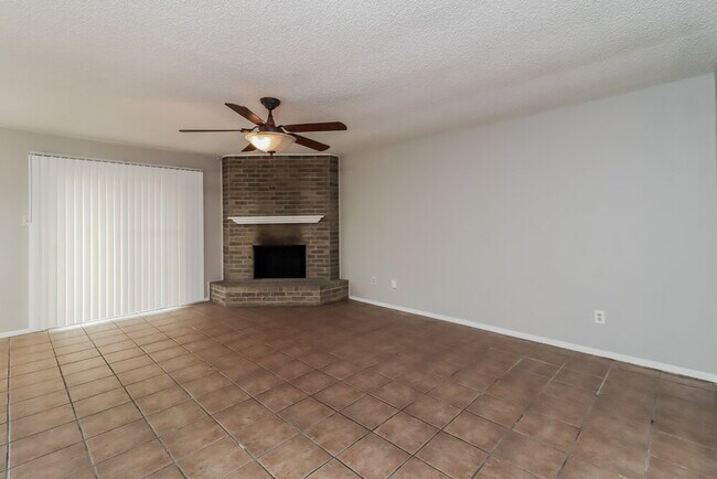 Building Photo - 6200 Kary Lynn Dr S