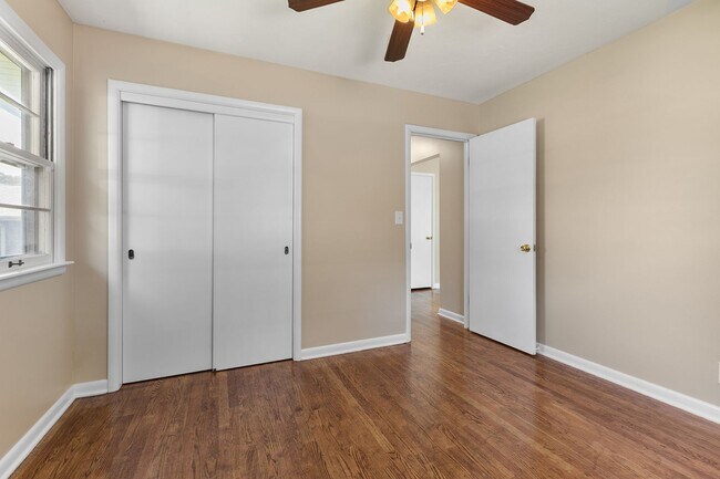 Building Photo - Lovely 3 bedroom home available soon!