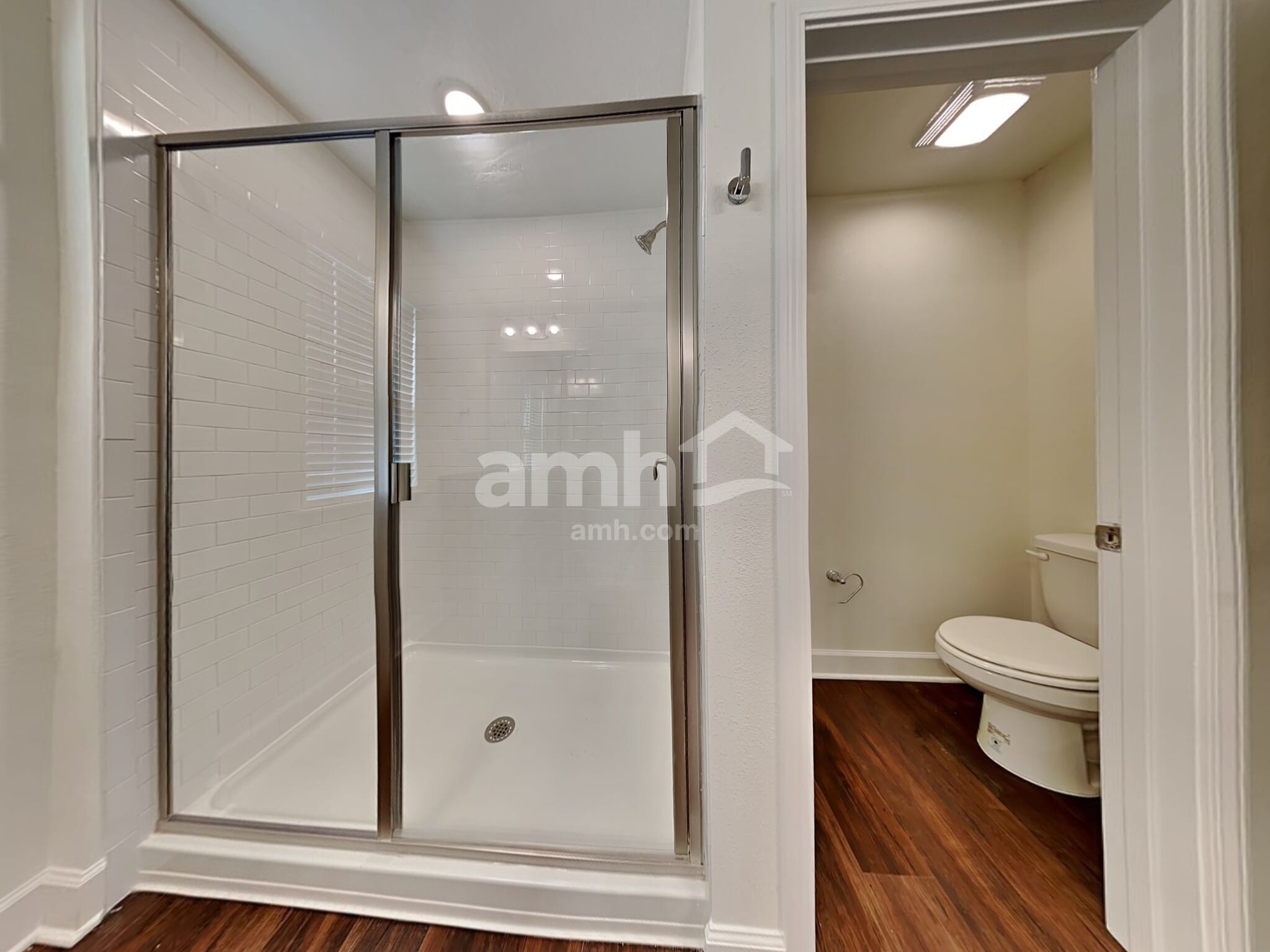 Building Photo - 975 Tan Tara Trl