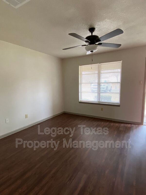 Building Photo - 1607 McAnear St