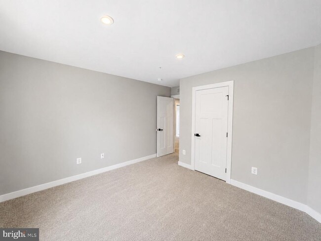 Building Photo - 6809 Ballenger Run Blvd