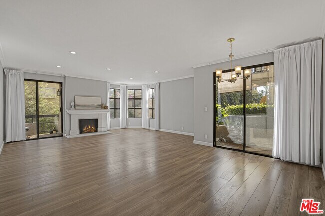 Building Photo - 8642 Gregory Wy