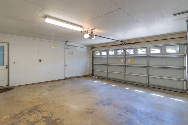 Building Photo - 1026 Denney Rd