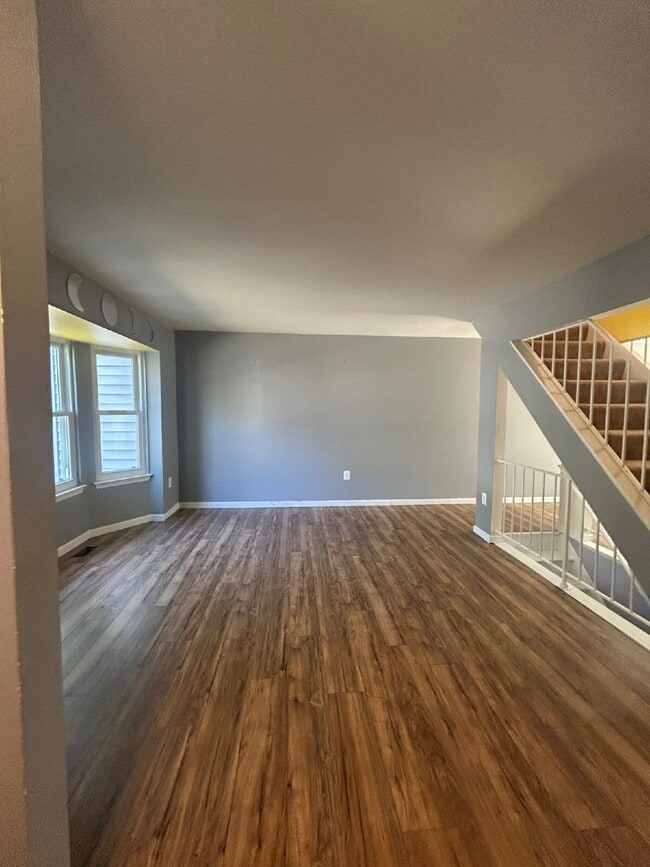 Building Photo - Spacious 3-Bedroom Townhome with Finished Basement in Warrenton, Virginia offering Prime Commuter...