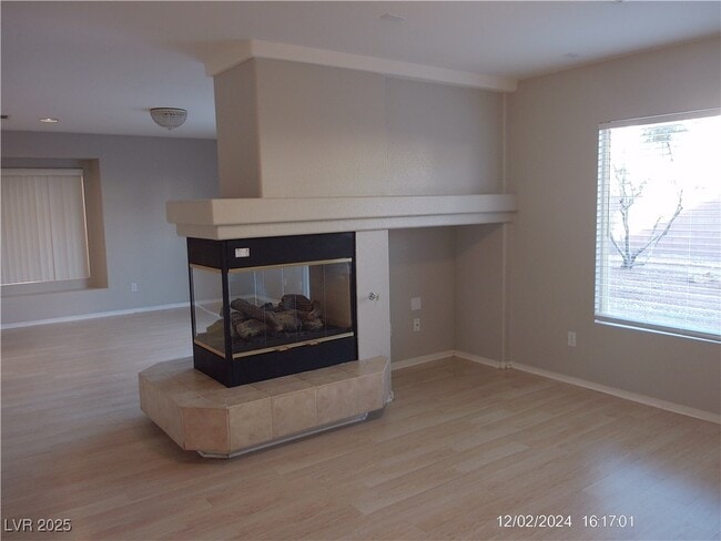 Building Photo - 7560 Mission Palm St