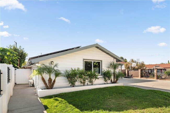 Building Photo - 6515 Kenwater Ave