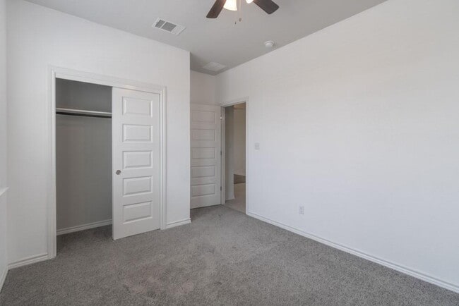 Building Photo - 1925 Cypress Gate Dr