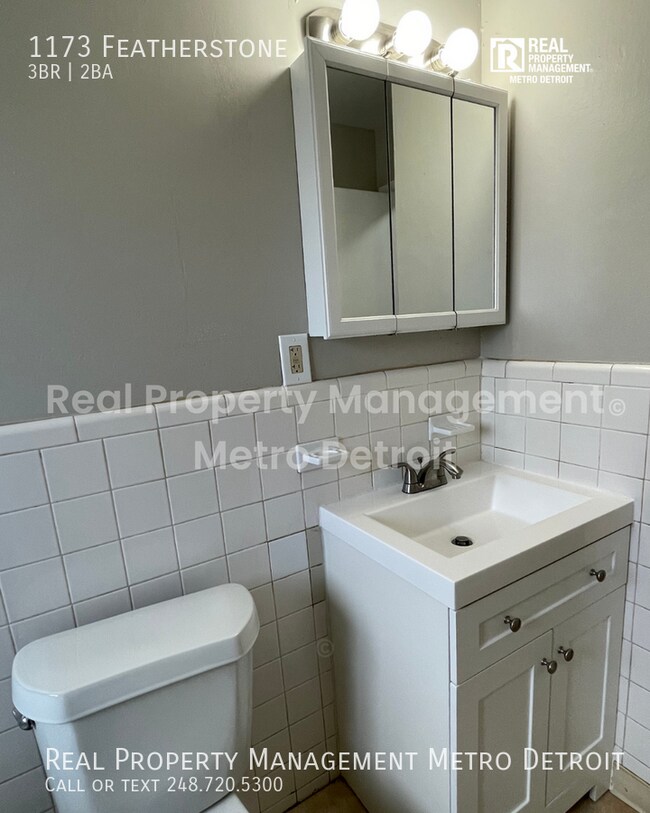 Building Photo - 1173 Featherstone-