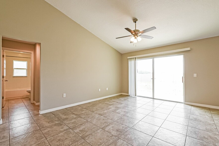 Building Photo - 3042 Drema Dr