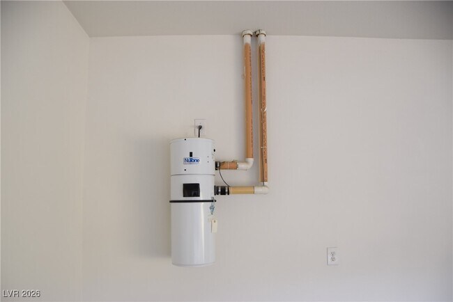 Building Photo - 60 Dark Creek Ave