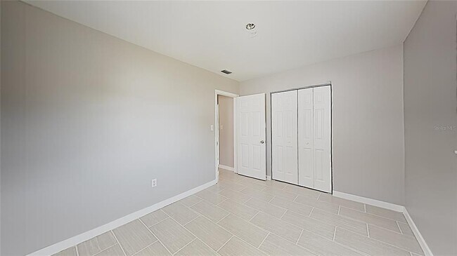 Building Photo - 4511 S Gaines Rd