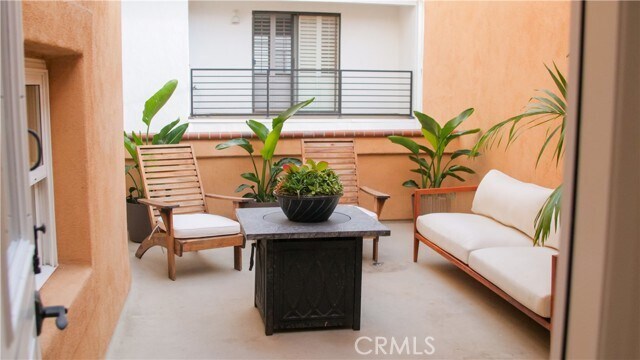 Building Photo - 214 N Irena Ave