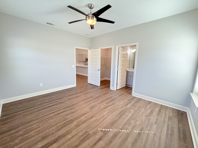 Building Photo - 227 Firefly Ln