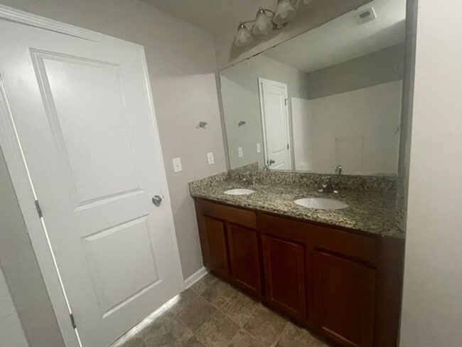 Building Photo - CedarVillage1025(Warranty)