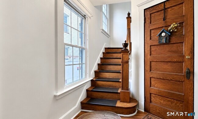Building Photo - 21 Parmelee Ave