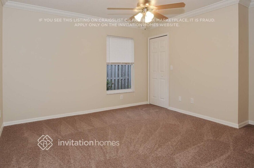 Building Photo - 12069 Warwick Cir