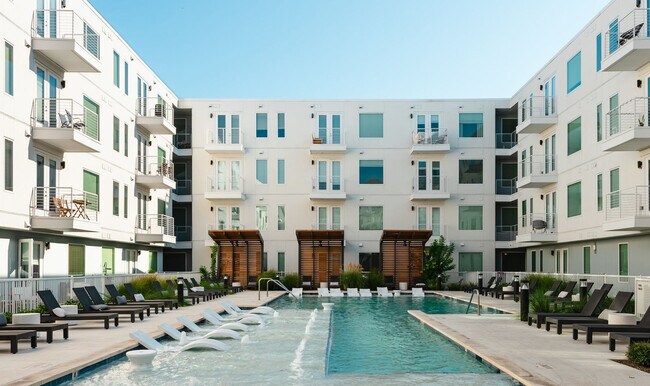 Building Photo - 5820 1/2 Cameron Road-SI FL3-ID1303393P