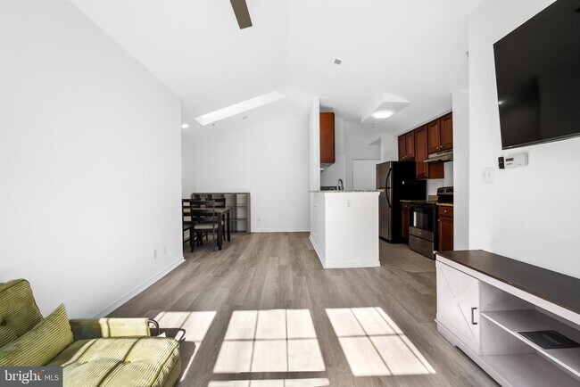 Building Photo - 18533 Boysenberry Dr