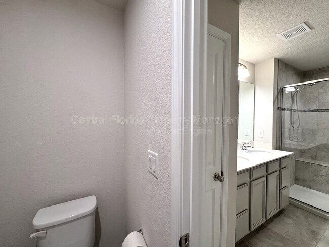 Building Photo - 5945 Glory Bower Dr