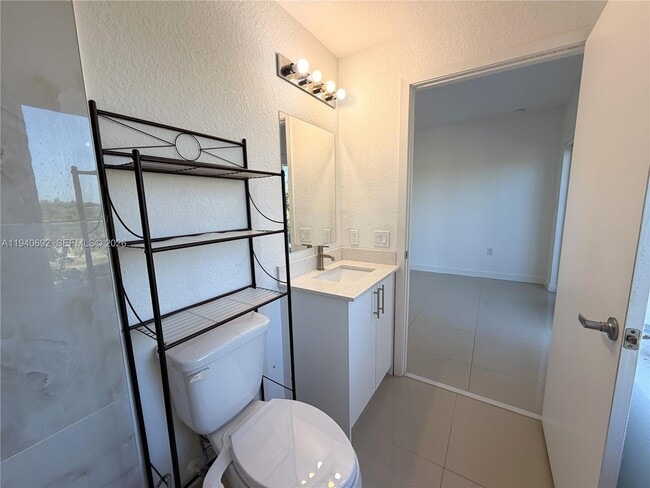 Building Photo - 25823 SW 145th Ave