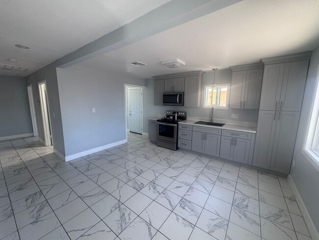 Building Photo - Rare waterfront rental home opportunity at the blue sky Marina in Antioch!