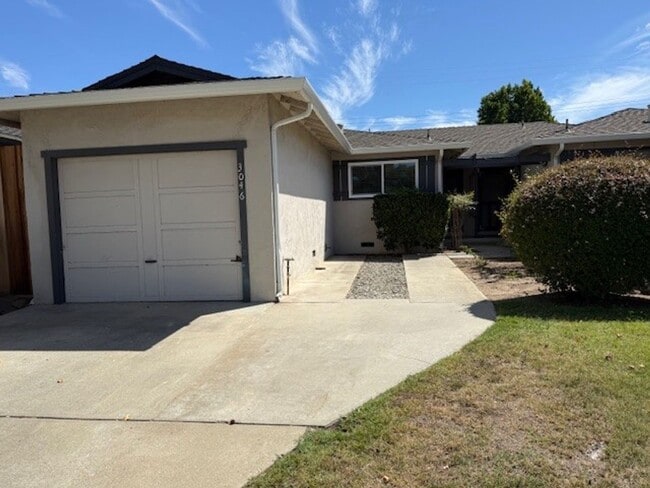 Primary Photo - 3046-3048 Walgrove