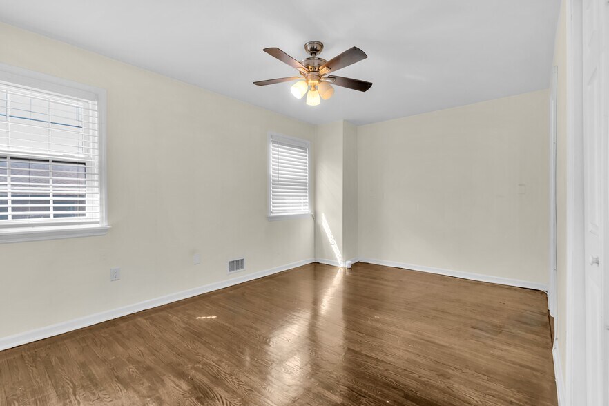 Building Photo - 3641 Bergen Ct