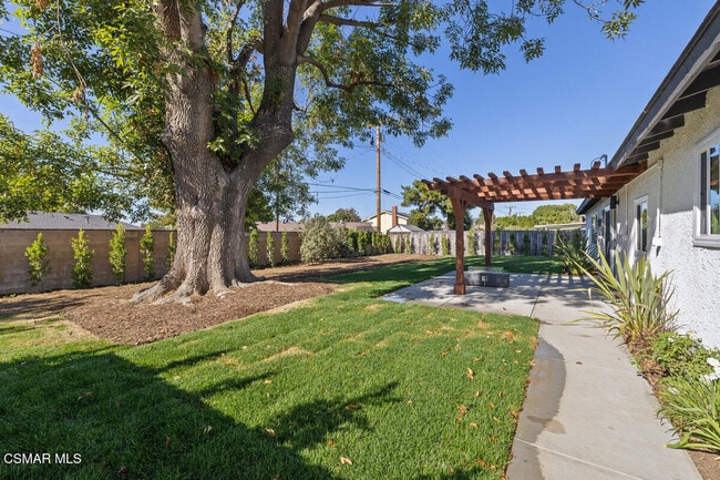 Building Photo - 1069 Donner Ave