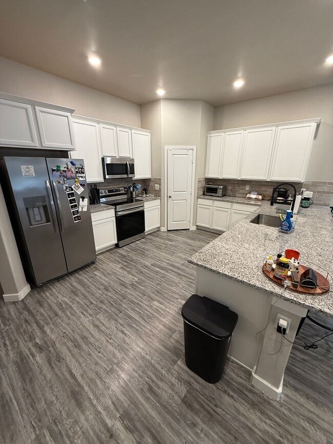 Building Photo - 3/2/2 in West Lubbock!