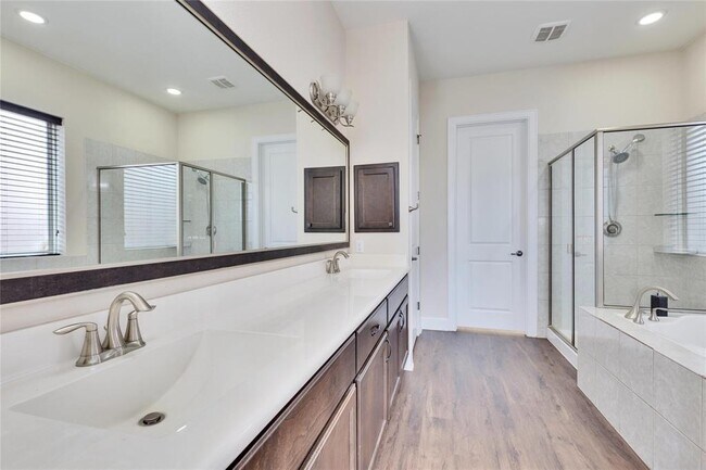 Building Photo - 14208 Tyburn Trail