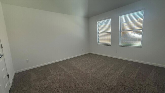 Building Photo - 176 Hornet St