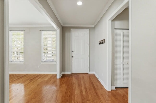 Building Photo - 3253 Stanhope Dr