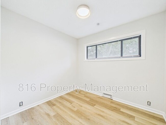 Building Photo - 11230 Corrington Ave
