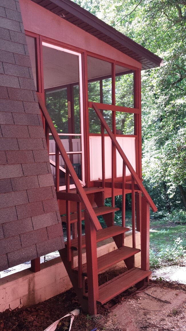 Building Photo - 66 Queens Way