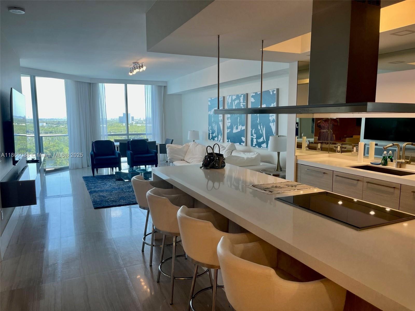 Building Photo - 17111 Biscayne Blvd