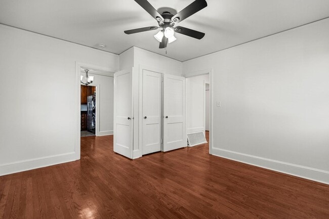 Building Photo - 202 Robinson St