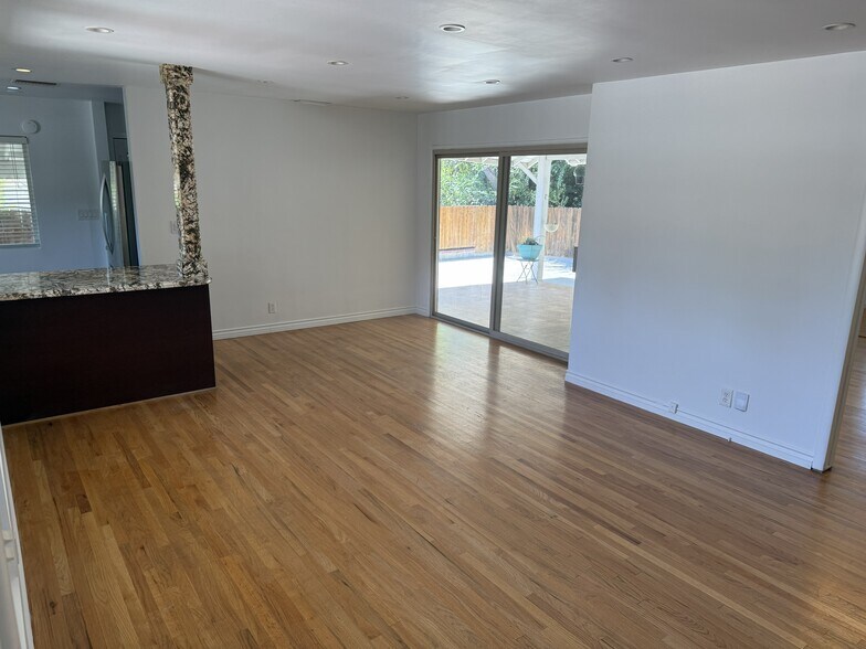 Building Photo - 4623 Lowell Ave