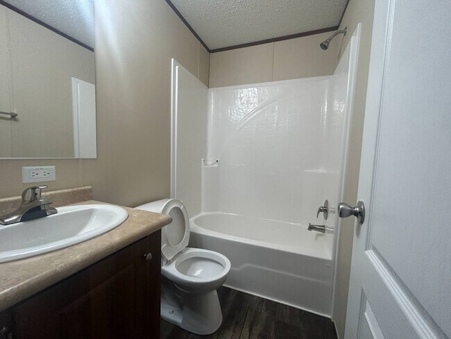 Building Photo - 2607 Thornbury Ln