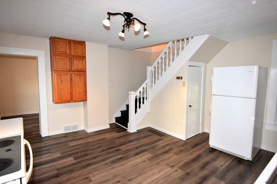 Building Photo - 1211 Summit St