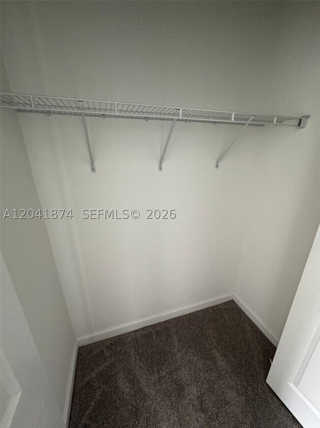 Building Photo - 285 SW 159th Dr