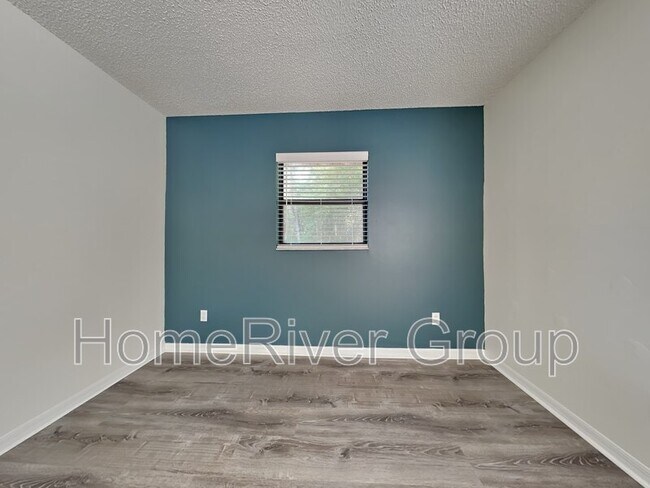 Building Photo - 13305 W Newberry Rd