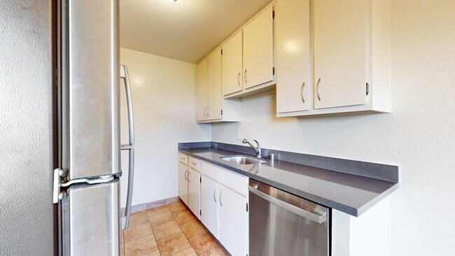 Building Photo - 702 Presidio Ave