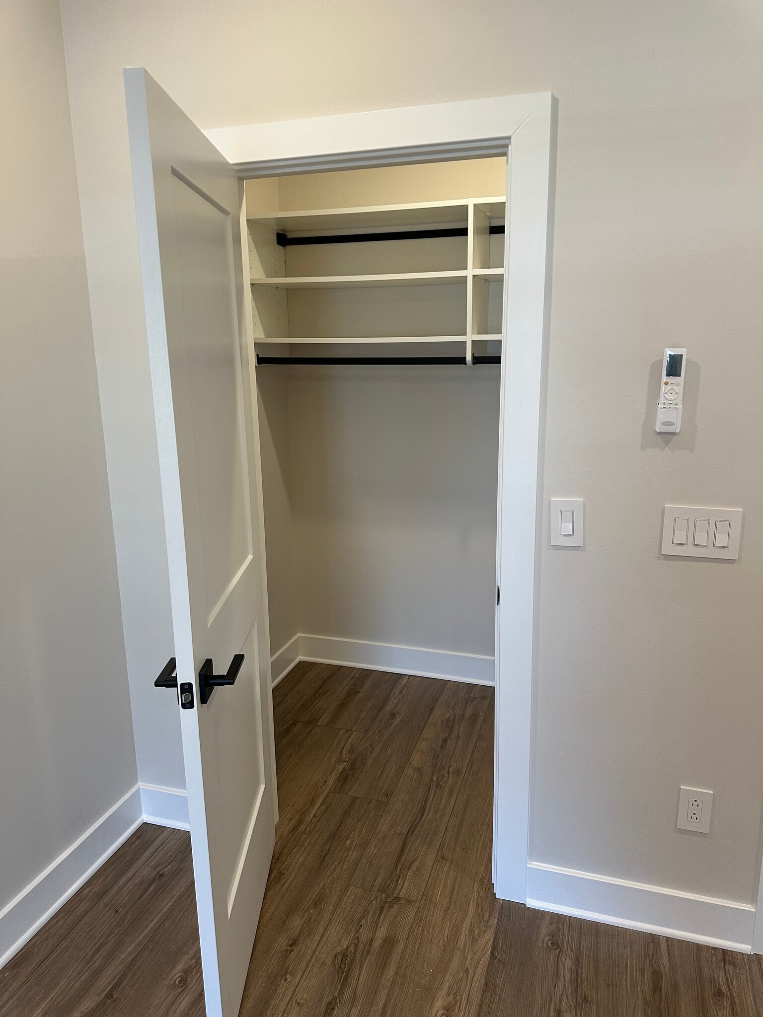 Building Photo - 251 Liam Ln