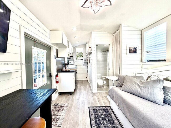 Building Photo - 3601 SW 32nd Blvd